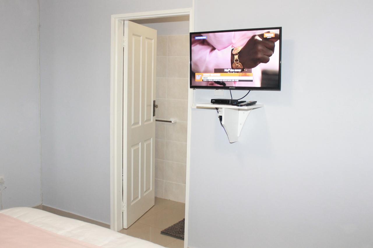 Sapphire Court Bed & Breakfast Gaborone Bagian luar foto